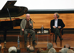 Daniel Barenboim in Aula magna con il professor Enrico Girardi