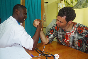 Leonardo Cataneo, braccio di ferro al Baobab Medical Centre