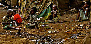 Bambini del villaggio di Kamituga