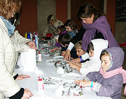laboratori di maschere per bambini nella sede di via Trieste