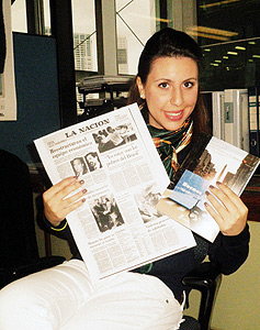 Giulia Cestaro nella redazione di "La Naciòn"