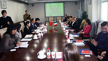 Il meeting della delegazione con la Beijing Commission of Education