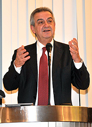 Il saluto del ministro Lorenzo Ornaghi al convegno "Stare accanto nelle ultime fasi della vita"