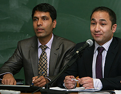 Da sinistra: Wazir Ahmad e Jawed Nader durante la loro testimonianza in Cattolica