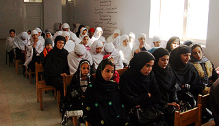 Donne e ragazze premiate con le borse di studio del Rotary 