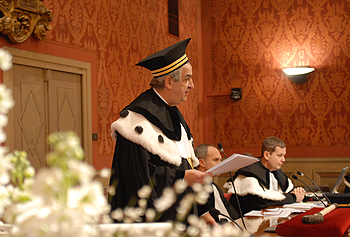 Il rettore Lorenzo Ornaghi durante il discorso inaugurale del Dies Academicus di Brescia