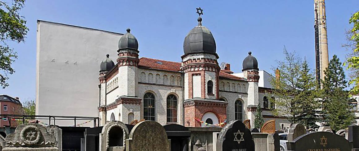 Sparatoria davanti a una sinagoga in Germania, almeno due vittime