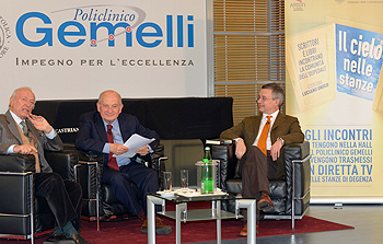 Roma, 17 gennaio 2013. Piero Angela con Luciano Onder e Alessandro Barbero nella hall del Gemelli per "Il cielo nelle stanze"