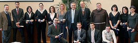 Foto di gruppo per i vincitori del Premio Gemelli