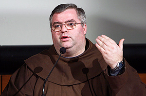 Padre Luigi Cavagna in aula Magna