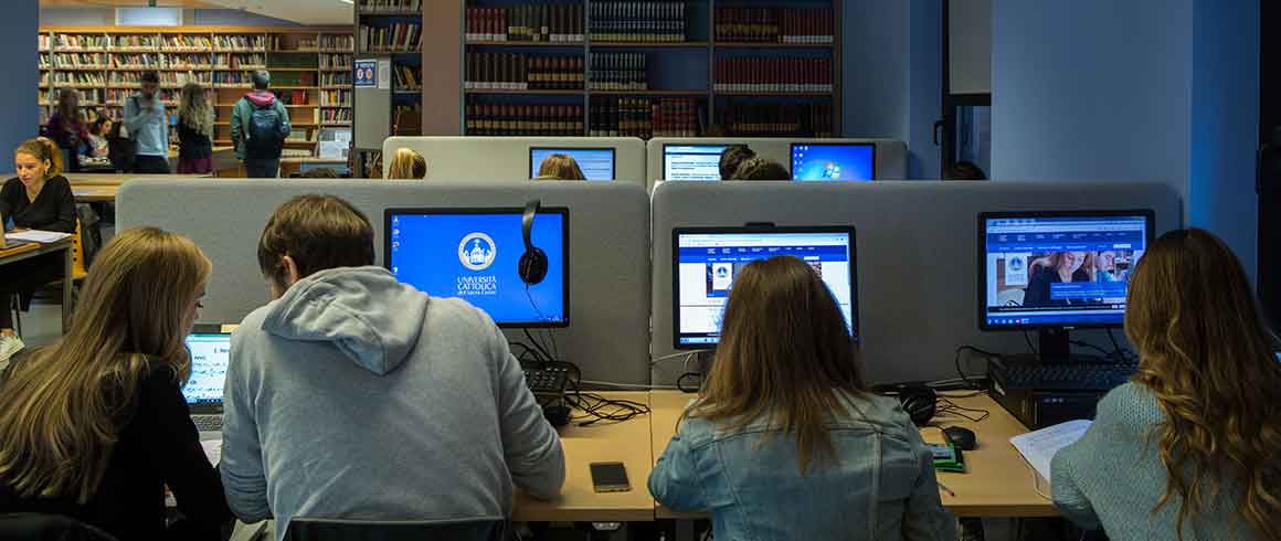 Biblioteca con disco orario e locker