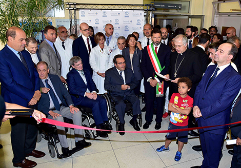 L'inaugurazione del Centro Nemo Roma al Gemelli. Tra gli altri si riconosco, da sinistra a destra: il presidente della Regione Lazio Nicola Zingaretti, il sindaco di Roma Ignazio Marino, l'assistente ecclesiastico generale dell'Università Cattolica monsignor Claudio Giuliodori e il rettore Franco Anelli