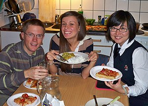 Cena multietnica per Alessandra Tempini (al centro) in Norvegia