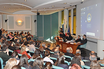 Un momento della decima Lezione Arcelli con l'ex ministro Enrico Giovannini