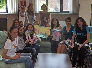 Le ragazze del Paolo VI durante uno dei laboratori di Portrait