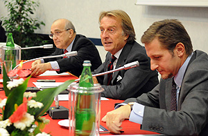 Da sinistra: Vincenzo Cesareo, Luca Cordero di Montezemolo, Massimo Giannini_Facolt&agrave; di Medicina_19 novembre 2009