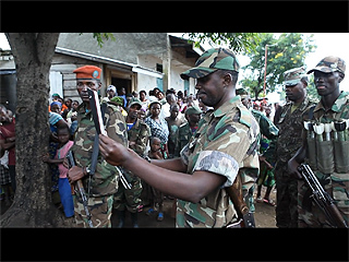Un fotogramma tratto da uno dei videoreportage di Giampaolo Musumeci dal Kivu