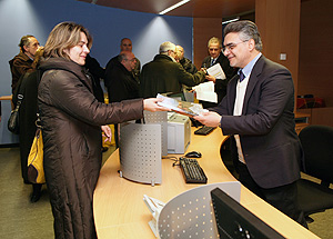 Il nuovo banco di distribuzione della Biblioteca di largo Gemelli 