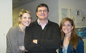 Valeria Coco (a destra) con Elisa Giammarioli ecoordinatore amministrativo della Facolt&agrave; di Medicina di Cardiff Martin Hughes