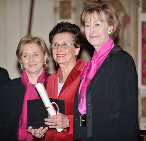 Da sinistra: l'assessore alla Famiglia, Scuola e Politiche sociali MARIOLINA MOIOLI, la preside della facolt&agrave; di Psicologia EUGENIA SCABINI e il sindaco di Milano LETIZIA MORATTI (foto Gianni Congiu per gentile concessione del Comune di Milano) 