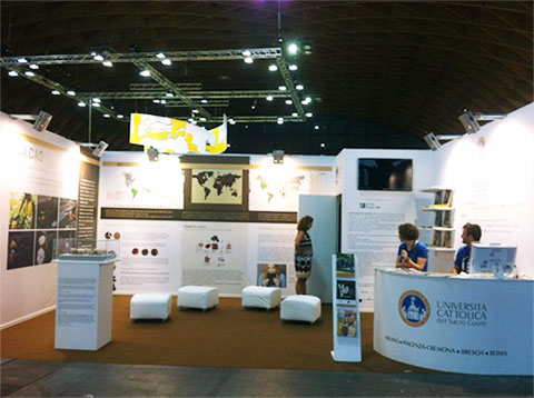 Meeting di Rimini 2014, lo stand dell'Universit&agrave; Cattolica