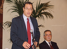 Marco Mancini, presidente della Crui, e Lorenzo Ornaghi, rettore dell'Universit&agrave; Cattolica. Milano 28 settembre 2011. Aula pio XI
