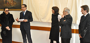 Da sinistra, l'artista Maria Rossella Battaglini, Mauro Balordi e monsignor Gianni Ambrosio tra gli assessori comunale e provinciale